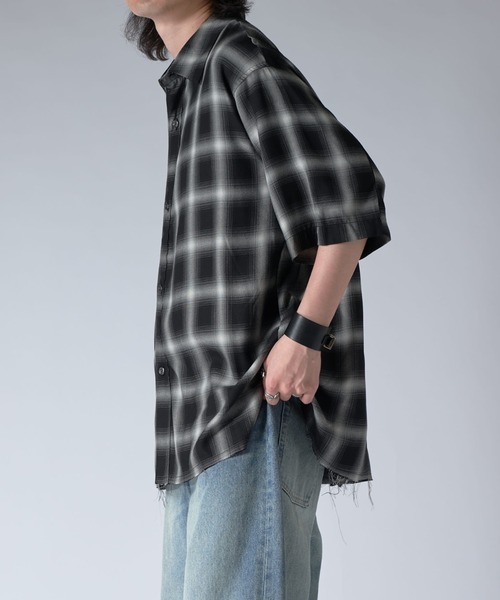 Lui's（ルイス）の「オンブレー半袖シャツ（シャツ/ブラウス・メンズ・グレー/ブラック・FREE）」の5枚目の写真