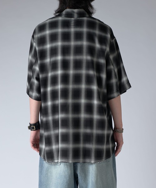 Lui's（ルイス）の「オンブレー半袖シャツ（シャツ/ブラウス・メンズ・グレー/ブラック・FREE）」の6枚目の写真