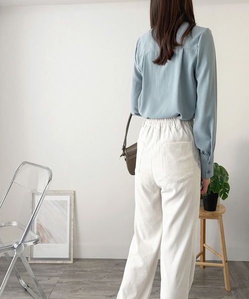 Dewlily(デューリリー)の「オンオフで着まわせる、ベーシックシャツ◎ オープンカラーブラウス(シャツ/ブラウス・レディース・ホワイト/ブルー・L/M)」の5枚目の写真