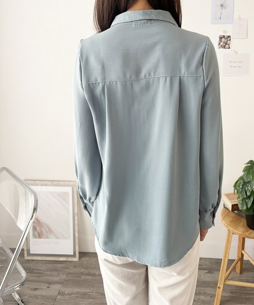 Dewlily(デューリリー)の「オンオフで着まわせる、ベーシックシャツ◎ オープンカラーブラウス(シャツ/ブラウス・レディース・ホワイト/ブルー・L/M)」の8枚目の写真
