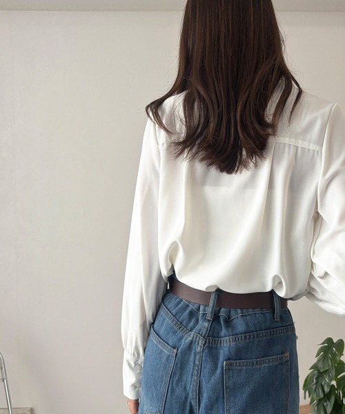 Dewlily(デューリリー)の「オンオフで着まわせる、ベーシックシャツ◎ オープンカラーブラウス(シャツ/ブラウス・レディース・ホワイト/ブルー・L/M)」の12枚目の写真