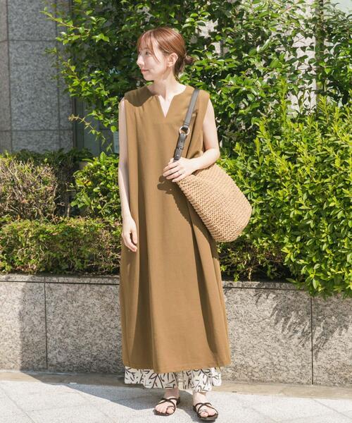 ITEMS URBANRESEARCH(アイテムズ アーバンリサーチ)の「カットミラノノースリワンピース(ワンピース・レディース・ブラック/ブラウン系その他/オフホワイト・FREE)」の3枚目の写真