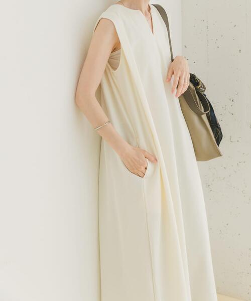 ITEMS URBANRESEARCH(アイテムズ アーバンリサーチ)の「カットミラノノースリワンピース(ワンピース・レディース・ブラック/ブラウン系その他/オフホワイト・FREE)」の5枚目の写真