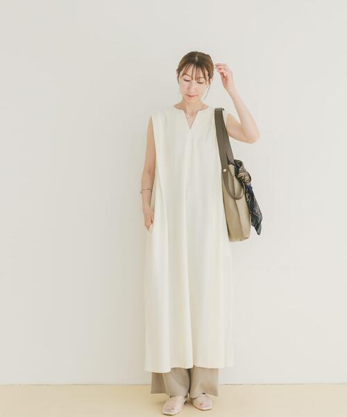 ITEMS URBANRESEARCH(アイテムズ アーバンリサーチ)の「カットミラノノースリワンピース(ワンピース・レディース・ブラック/ブラウン系その他/オフホワイト・FREE)」の6枚目の写真