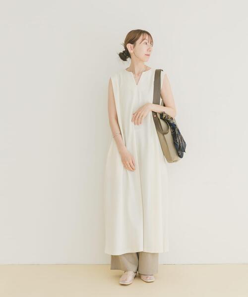 ITEMS URBANRESEARCH(アイテムズ アーバンリサーチ)の「カットミラノノースリワンピース(ワンピース・レディース・ブラック/ブラウン系その他/オフホワイト・FREE)」の7枚目の写真