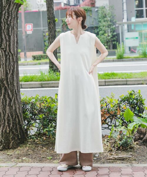 ITEMS URBANRESEARCH(アイテムズ アーバンリサーチ)の「カットミラノノースリワンピース(ワンピース・レディース・ブラック/ブラウン系その他/オフホワイト・FREE)」の10枚目の写真