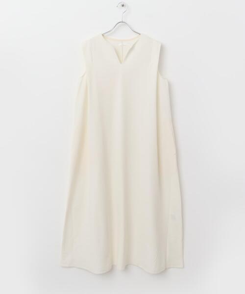 ITEMS URBANRESEARCH(アイテムズ アーバンリサーチ)の「カットミラノノースリワンピース(ワンピース・レディース・ブラック/ブラウン系その他/オフホワイト・FREE)」の11枚目の写真