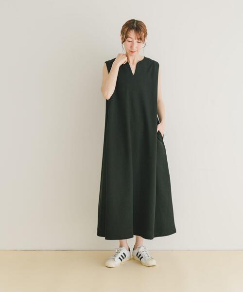 ITEMS URBANRESEARCH(アイテムズ アーバンリサーチ)の「カットミラノノースリワンピース(ワンピース・レディース・ブラック/ブラウン系その他/オフホワイト・FREE)」の16枚目の写真