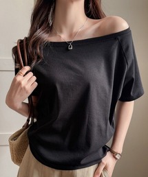 オフショルダー」に該当するトップス（ブラック/黒色系）ファッション