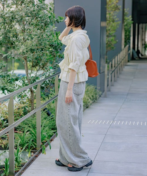 LAKOLE（ラコレ）の「ストライプフリルシャツ（5分袖） / 491872（シャツ/ブラウス・レディース・イエロー/チャコール/ライトブルー/パープル・FREE）」の6枚目の写真