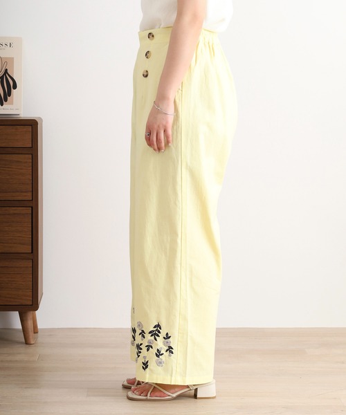 Emago(イマゴ)の「EMAGO ローズ刺繍パンツ(その他パンツ・レディース・イエロー/ホワイト/チャコールグレー・FREE)」の17枚目の写真