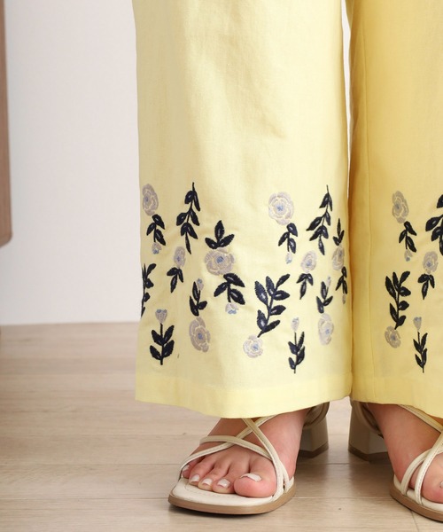 Emago(イマゴ)の「EMAGO ローズ刺繍パンツ(その他パンツ・レディース・イエロー/ホワイト/チャコールグレー・FREE)」の22枚目の写真