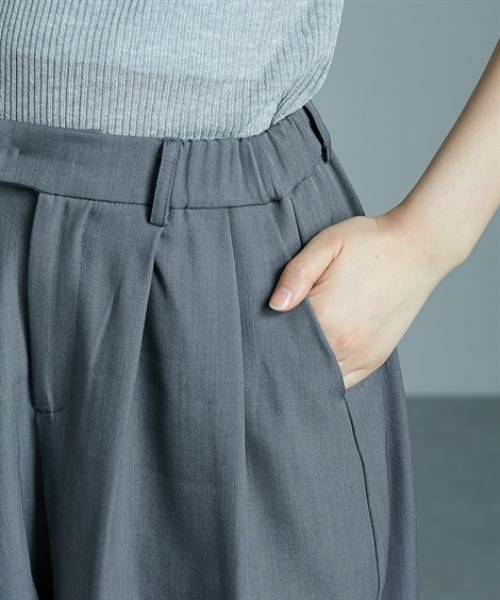 Soiunique（スワユニーク）の「落ち感素材ゆったりサイズサーカスパンツ ［Soiunique］（その他パンツ・レディース・ブラック/ベージュ/チャコール・M/L/LL）」の17枚目の写真