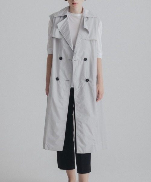 CINOH（チノ）の「TYPEWRITER NYLON GILET（ベスト・レディース・ライトグレー・36）」の2枚目の写真