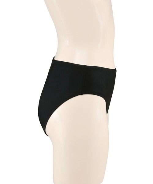 San-ai Resort 三愛水着楽園（サンアイリゾート　サンアイミズギラクエン）の「【WEB限定】Aラインワンピ9号・11号【Big Apple's（ビッグアップルズ）】（水着・レディース・ホワイト/ブラック・9号/11号）」の18枚目の写真