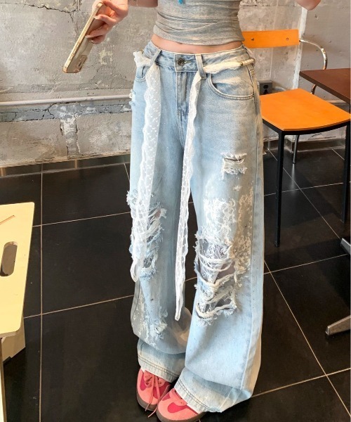 SHEENA(シーナ)の「【新色追加】レースダメージデニムワイドパンツ(デニムパンツ・レディース・サックスブルー/ブラック・L/M/S)」の3枚目の写真