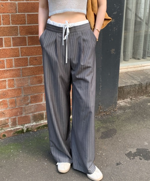 2ly2（トゥーリートゥー）の「ストライプワイドパンツ（その他パンツ・レディース・グレー/ネイビー・FREE）」の2枚目の写真