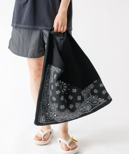 THRIFTY LOOK(スリフティールック)の「【THRIFTY LOOK / スリフティールック】HAV-A-HANK TRIANGLE TOTE L / トライアングルトート / バンダナ / ユニセックス【WEB限定】(トートバッグ・レディース・ホワイト/ブラック・フリー)」の8枚目の写真