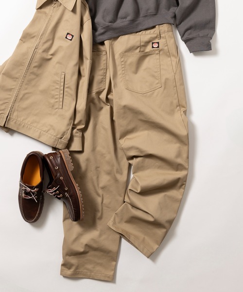 RED KAP（レッドキャップ）の「【RED KAP】限定商品 PT-38別注 2TUCK PANTS　ワイドパンツ・タックパンツ・ワークパンツ（チノパンツ・メンズ・ベージュ/ブラック・M/S/LL/L）」の2枚目の写真