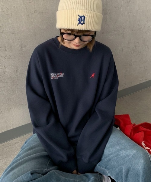 KANGOL(カンゴール)の「【KANGOL】別注フェイクスエードワンポイント刺繍ラグラントップス(スウェット・メンズ・その他1/アイボリー/ブラウン/ネイビー・XL/M/L)」の3枚目の写真