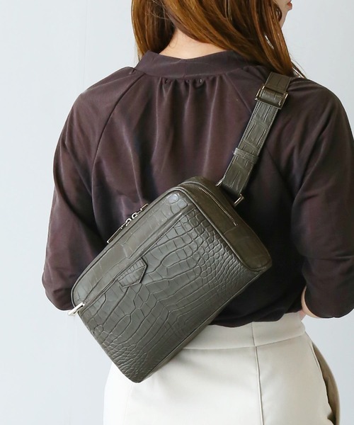 sankyo shokai(サンキョウショウカイ)の「ナイル クロコダイル ボディバッグ ショルダーバッグ(ショルダーバッグ・レディース・キャメル/ブラック/グレー/ブルー・FREE)」の3枚目の写真