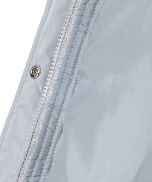 Amourire girl（アムリールガール）の「スタンドカラー中綿リボンブルゾン（ブルゾン・キッズ・サックスブルー/グレー/オフホワイト・130cm/140cm/150cm/160cm）」の6枚目の写真