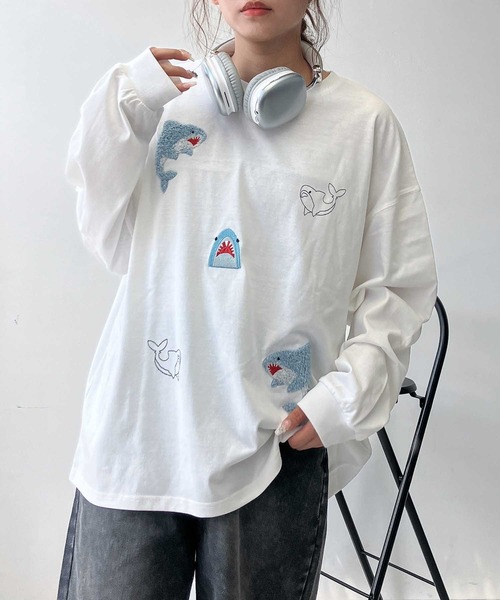 AS KNOW AS plus(アズノゥアズプラス)の「♪選びアソート ちりばめアニマルロンT (サメ・ネコ・おばけ)(Tシャツ/カットソー・レディース・チャコールグレー/ブラック/オフホワイト・FREE)」の7枚目の写真