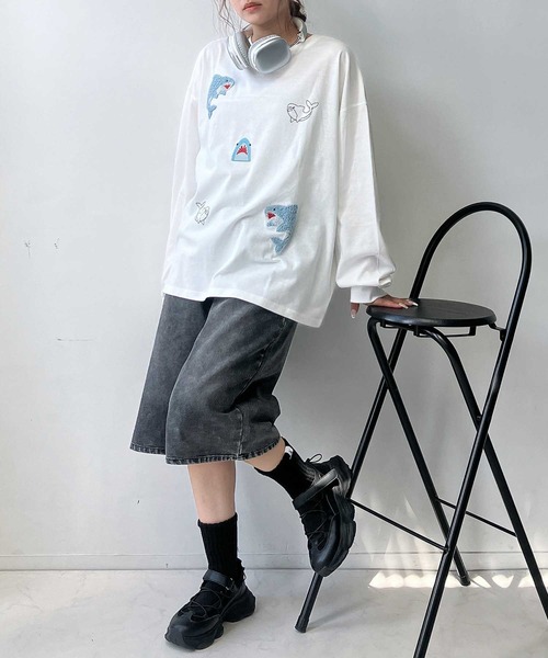 AS KNOW AS plus(アズノゥアズプラス)の「♪選びアソート ちりばめアニマルロンT (サメ・ネコ・おばけ)(Tシャツ/カットソー・レディース・チャコールグレー/ブラック/オフホワイト・FREE)」の8枚目の写真