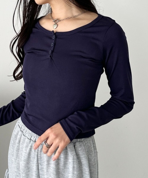 CLEA(クレア)の「ヘンリーネック長袖トップス(Tシャツ/カットソー・レディース・ネイビー/ホワイト/アイボリー/ブラック/グレー・FREE)」の5枚目の写真