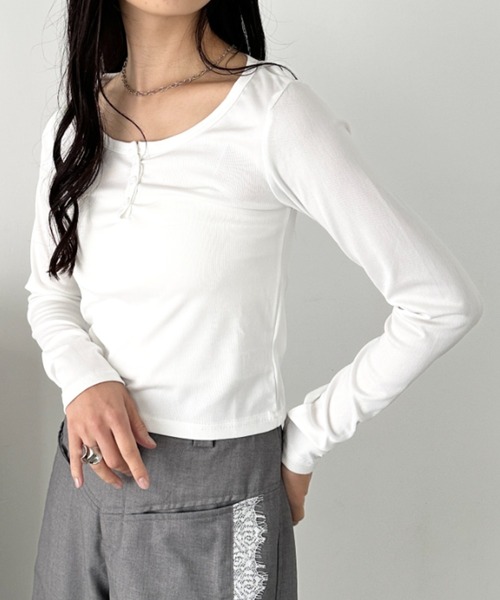 CLEA(クレア)の「ヘンリーネック長袖トップス(Tシャツ/カットソー・レディース・ネイビー/ホワイト/アイボリー/ブラック/グレー・FREE)」の7枚目の写真