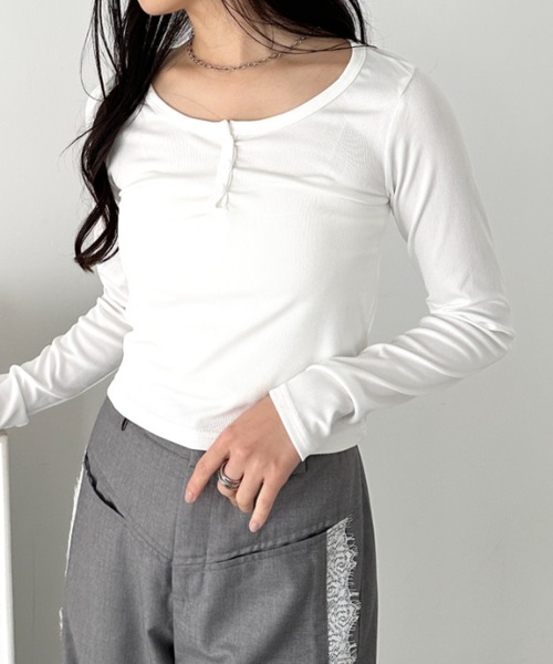 CLEA(クレア)の「ヘンリーネック長袖トップス(Tシャツ/カットソー・レディース・ネイビー/ホワイト/アイボリー/ブラック/グレー・FREE)」の8枚目の写真
