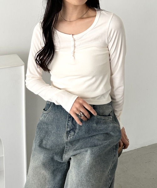 CLEA(クレア)の「ヘンリーネック長袖トップス(Tシャツ/カットソー・レディース・ネイビー/ホワイト/アイボリー/ブラック/グレー・FREE)」の16枚目の写真