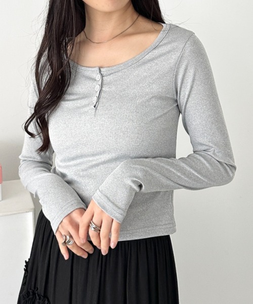 CLEA(クレア)の「ヘンリーネック長袖トップス(Tシャツ/カットソー・レディース・ネイビー/ホワイト/アイボリー/ブラック/グレー・FREE)」の22枚目の写真