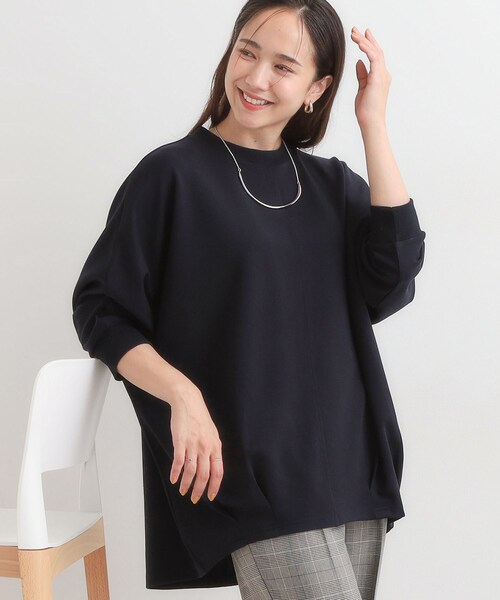 SHOO・LA・RUE（シューラルー）の「【S-LL/体型カバー】とろみ感が心地よい 裾タック ドルマンチュニック（チュニック・レディース・モスグリーン/ネイビー/ライトベージュ・01/02/03/04）」の3枚目の写真