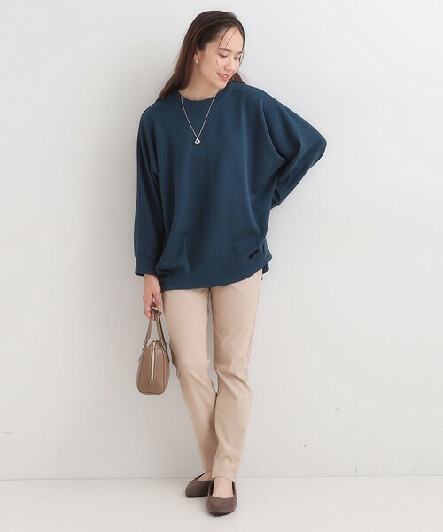 SHOO・LA・RUE（シューラルー）の「【S-LL/体型カバー】とろみ感が心地よい 裾タック ドルマンチュニック（チュニック・レディース・モスグリーン/ネイビー/ライトベージュ・01/02/03/04）」の6枚目の写真