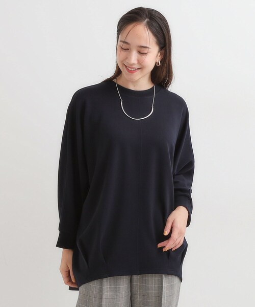 SHOO・LA・RUE（シューラルー）の「【S-LL/体型カバー】とろみ感が心地よい 裾タック ドルマンチュニック（チュニック・レディース・モスグリーン/ネイビー/ライトベージュ・01/02/03/04）」の12枚目の写真