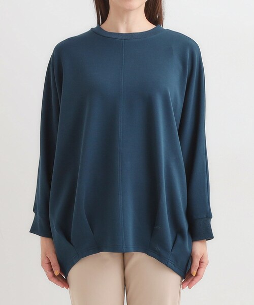 SHOO・LA・RUE（シューラルー）の「【S-LL/体型カバー】とろみ感が心地よい 裾タック ドルマンチュニック（チュニック・レディース・モスグリーン/ネイビー/ライトベージュ・01/02/03/04）」の16枚目の写真