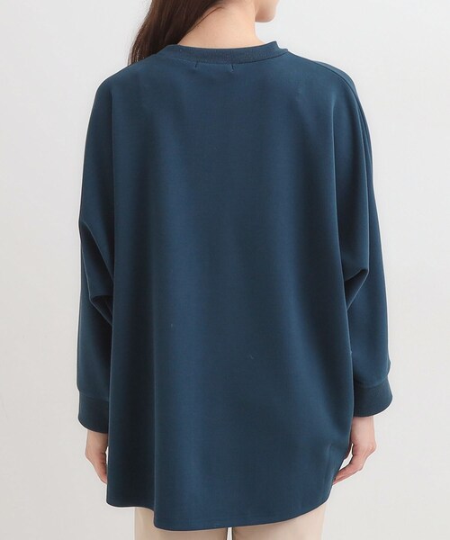 SHOO・LA・RUE（シューラルー）の「【S-LL/体型カバー】とろみ感が心地よい 裾タック ドルマンチュニック（チュニック・レディース・モスグリーン/ネイビー/ライトベージュ・01/02/03/04）」の18枚目の写真