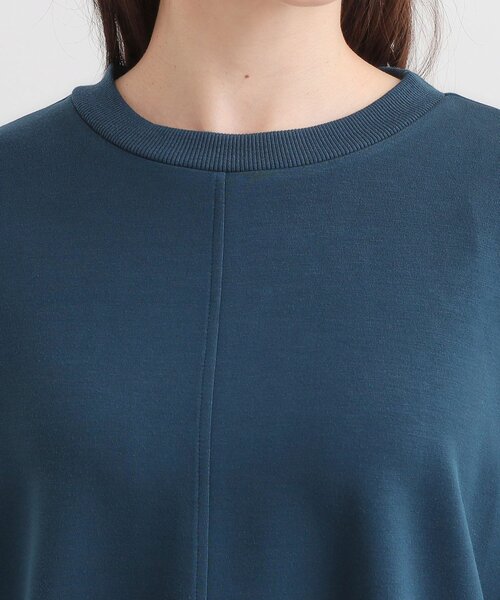 SHOO・LA・RUE（シューラルー）の「【S-LL/体型カバー】とろみ感が心地よい 裾タック ドルマンチュニック（チュニック・レディース・モスグリーン/ネイビー/ライトベージュ・01/02/03/04）」の19枚目の写真