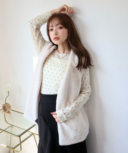 CECIL McBEE（セシルマクビー）の「ノーカラーファーベスト（その他アウター・レディース・ベージュ/モカ/チャコールグレー・MEDIUM/LARGE）」の3枚目の写真