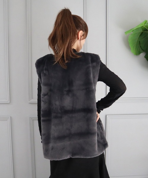 CECIL McBEE（セシルマクビー）の「ノーカラーファーベスト（その他アウター・レディース・ベージュ/モカ/チャコールグレー・MEDIUM/LARGE）」の7枚目の写真