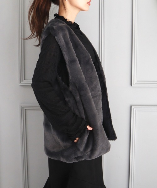 CECIL McBEE（セシルマクビー）の「ノーカラーファーベスト（その他アウター・レディース・ベージュ/モカ/チャコールグレー・MEDIUM/LARGE）」の8枚目の写真