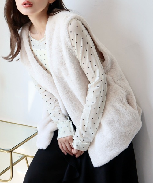 CECIL McBEE（セシルマクビー）の「ノーカラーファーベスト（その他アウター・レディース・ベージュ/モカ/チャコールグレー・MEDIUM/LARGE）」の10枚目の写真