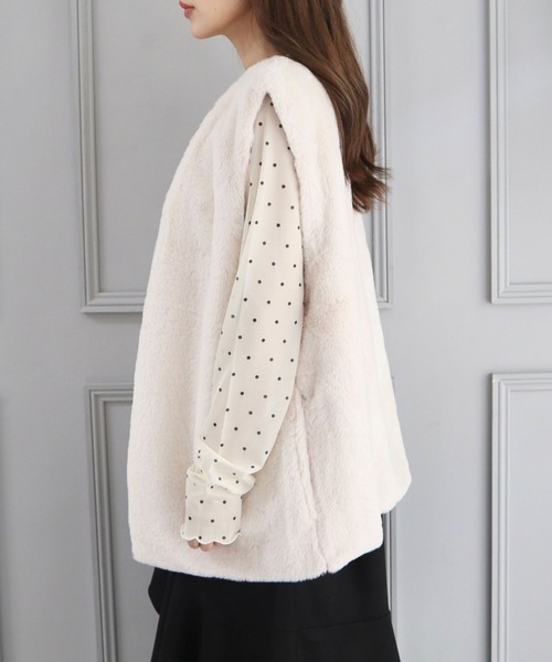 CECIL McBEE（セシルマクビー）の「ノーカラーファーベスト（その他アウター・レディース・ベージュ/モカ/チャコールグレー・MEDIUM/LARGE）」の11枚目の写真