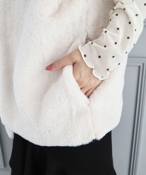 CECIL McBEE（セシルマクビー）の「ノーカラーファーベスト（その他アウター・レディース・ベージュ/モカ/チャコールグレー・MEDIUM/LARGE）」の15枚目の写真