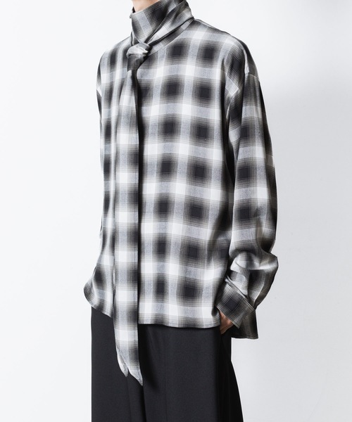 ato（アトウ）の「OMBRE-CHECK SHORT SCARF SHIRT（シャツ/ブラウス・メンズ・ブラック/ホワイト・44/46/48）」の4枚目の写真
