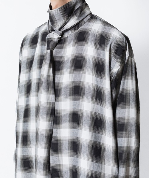 ato（アトウ）の「OMBRE-CHECK SHORT SCARF SHIRT（シャツ/ブラウス・メンズ・ブラック/ホワイト・44/46/48）」の7枚目の写真
