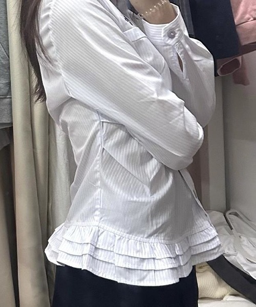 gossip!ロサンゼルス(ゴシップロサンゼルス)の「YUGA フリル裾ストライプトップス(シャツ/ブラウス・レディース・ホワイト・FREE)」の4枚目の写真