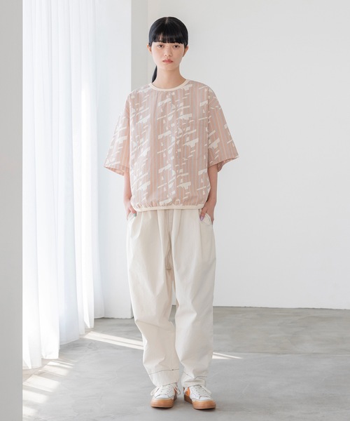 sneeuw（スニュウ）の「インビジブルフラワープルオーバー（Tシャツ/カットソー・レディース・ブルー/ピンク・1/3）」の3枚目の写真