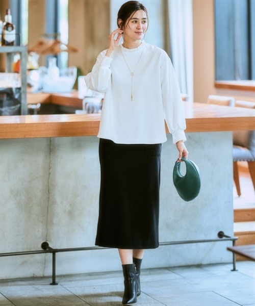 7days Life Styling(セブンデイズライフスタイリング)の「【裏側起毛であったか】フリルネックトップス<大きいサイズ有>(Tシャツ/カットソー・レディース・オフホワイト/ブラック・S/M/L/LL/3L)」の3枚目の写真